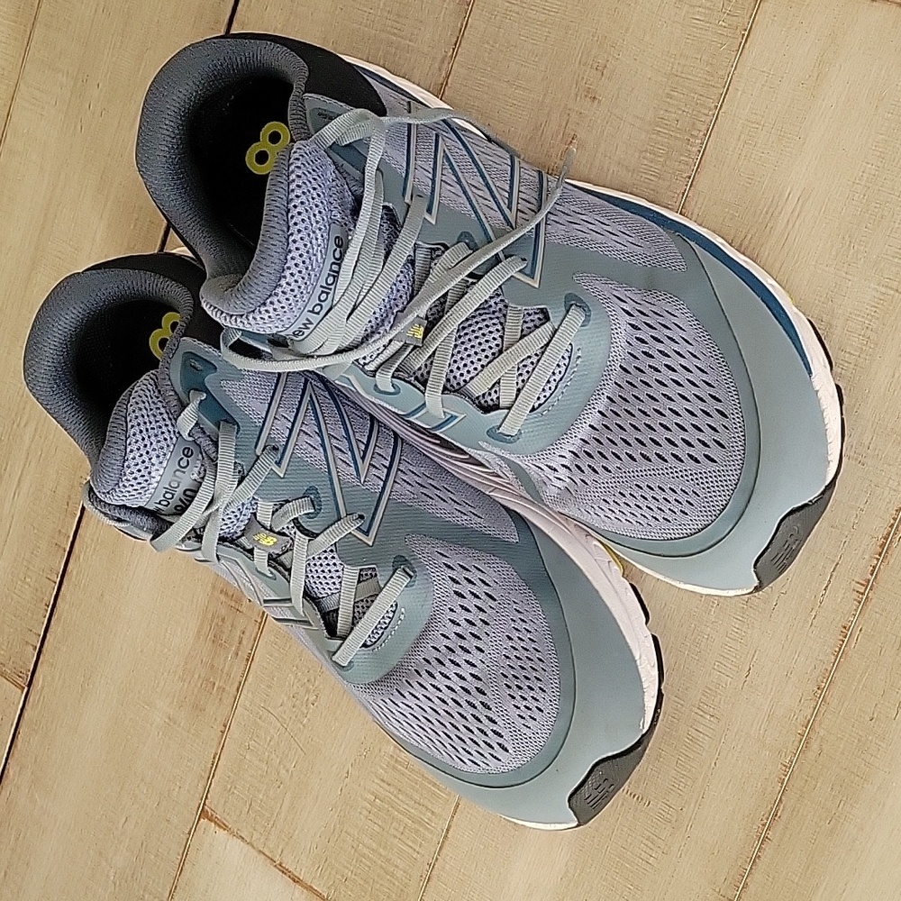 Mens new balance sneakers
